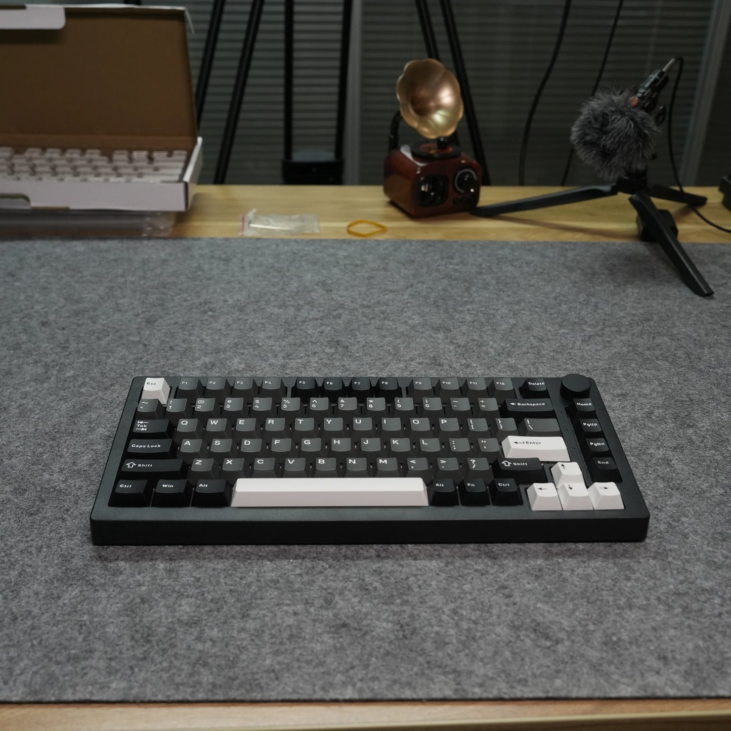 Akko 5075 V3 Keyboard 75% ANSI-US With Volume Hot-swappable RGB USB Type-C/2.4g&BT5.0 Tri-mode Custom Gaming Mechanical Keyboard