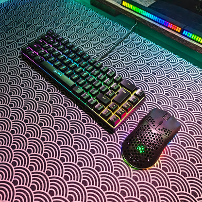 Conjunto portátil de teclado e rato gaming HXSJ 60% RGB: teclado de membrana com fios de 68 teclas e rato sem fios leve de 3 modos para PC e Mac