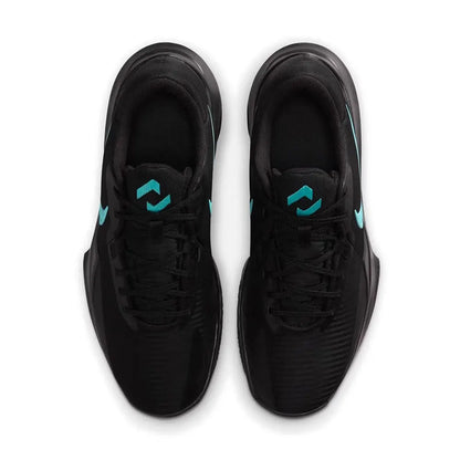 Nike Precision 6 – pohodlné a univerzální nízké basketbalové boty pro muže v černé barvě IO7605-040