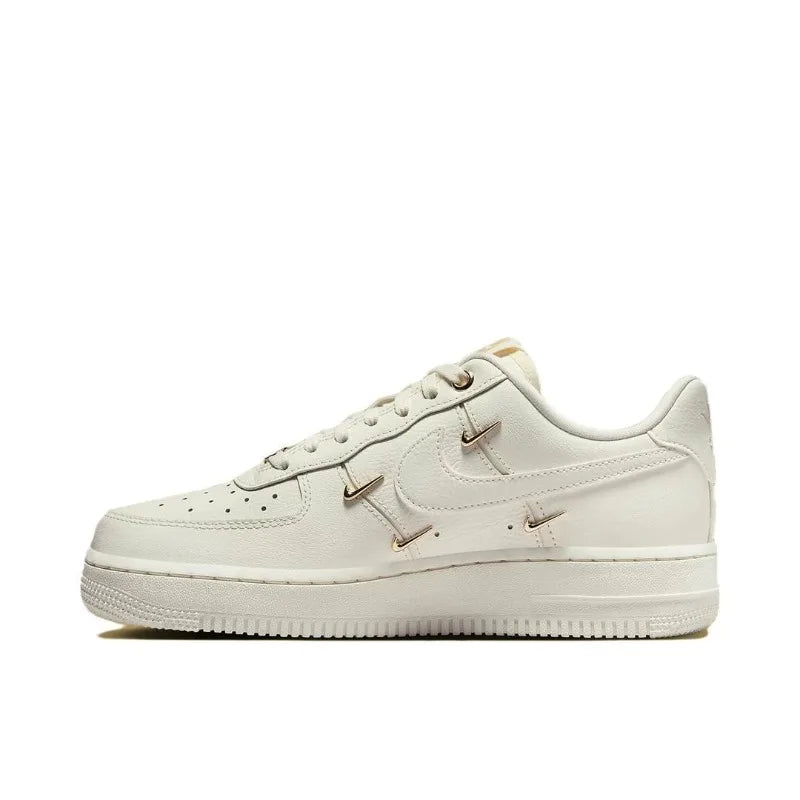 Nike Air Force 1 '07 Dames Triple White Leer AF1 Classic Comfortabele Air Cushion Board Shoes Casual Witte Sneakers DD8959-100