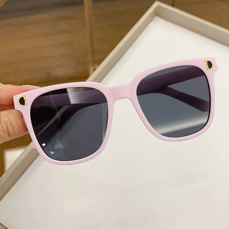 Kids Retro Square Sunglasses for Boys Girls, UV400 Protection Trendy D-Logo Sun Glasses, Fashion Children's Outdoor Eyewear