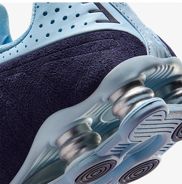 Chaussures de course rétro rembourrées Nike Authentic W SHOX R4 pour femme HQ7739-500