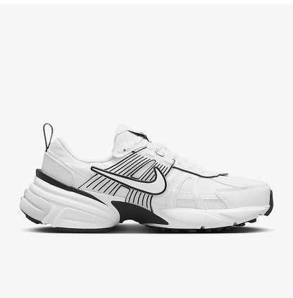 Nike äkta V2K RUN damskor, slitstarka, lätta, retro, låga ”dad shoes” HF5342-100