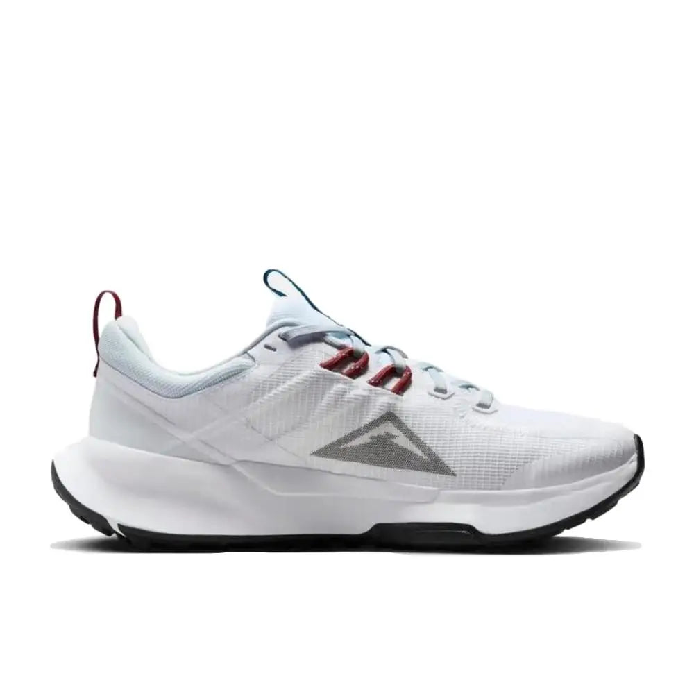 Nike Juniper Trail 2: stylowe, wygodne, lekkie i wytrzymałe damskie buty do biegania z niską cholewką – białe DM0821-104