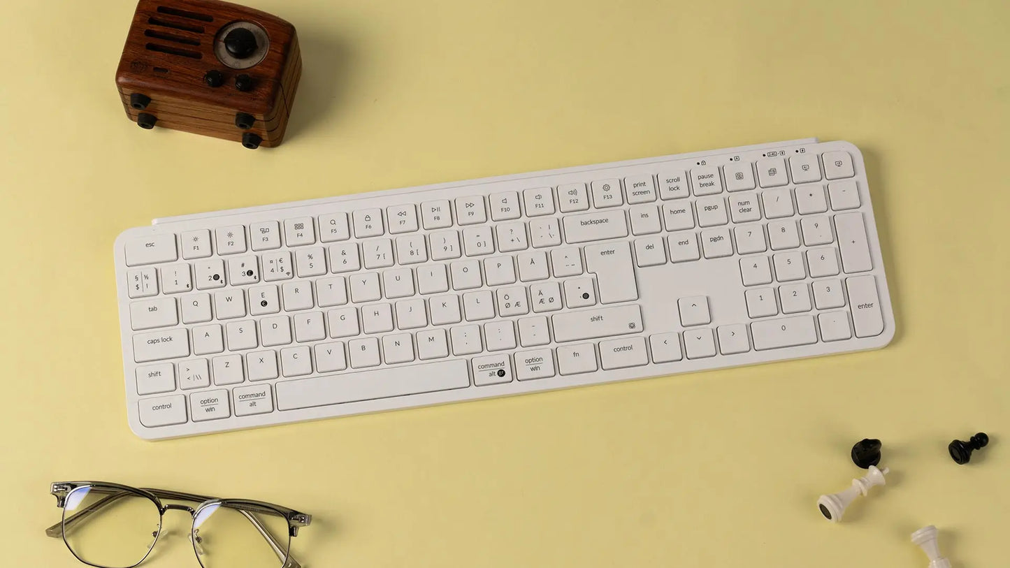 Teclado sem fios ultrafino Keychron B6 Pro com layout ISO, tamanho completo, portátil e leve, ligações 2.4GHz e Bluetooth