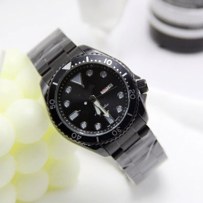 Classic Sport Automatic Diver Watch with Date Window Stainless Steel Band Sporty Diver Style Automatic Men Watch Two-Tone Bezel Stainless Steel Band Day Date Display Men's Automatic Diver Watch