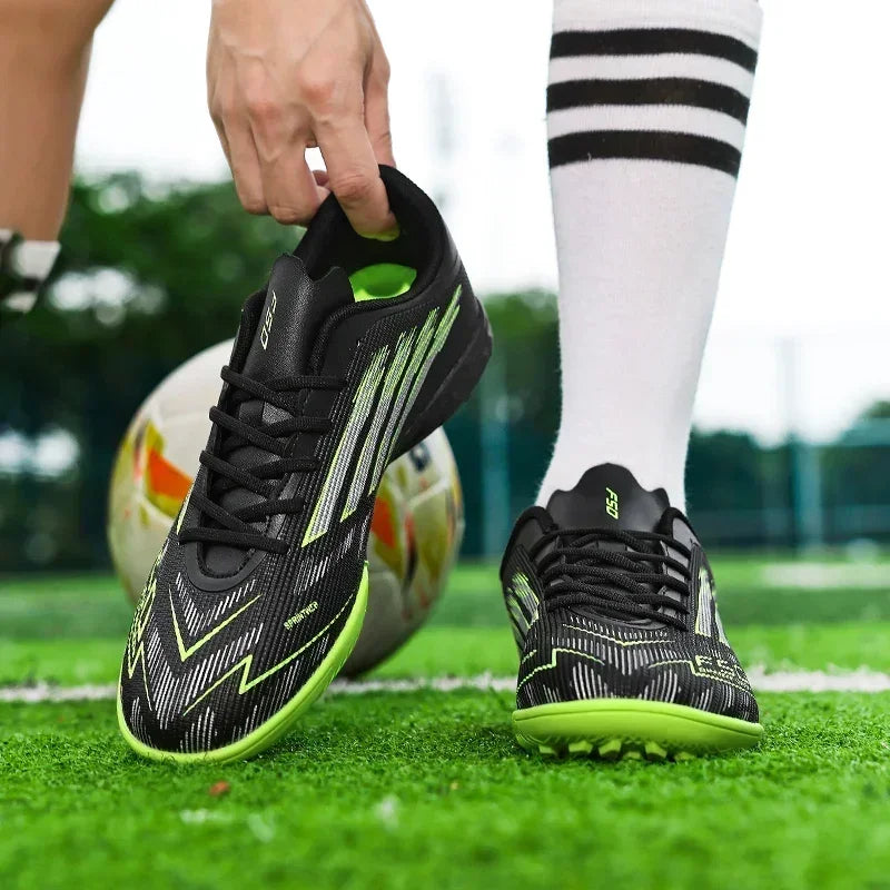 Nouvelles chaussures de football pour hommes, baskets confortables, chaussures de football professionnelles à cheville haute, chaussures de sport unisexes antidérapantes TF/FG pour garçons