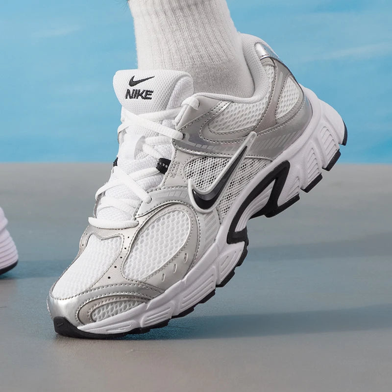 Sapatilhas desportivas Nike (Nike) V5 Rnr para homem, sapatilhas de treino modernas e elegantes, sapatos casuais confortáveis de cano baixo Hj5228-104