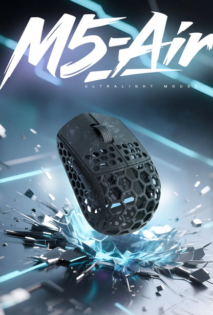 Darmoshark M5Air trådlös gamingmus i smidd kolfiber 8K PAW3950 30K DPI för små händer, fingertoppsgrepp, spelmakron, lättviktig