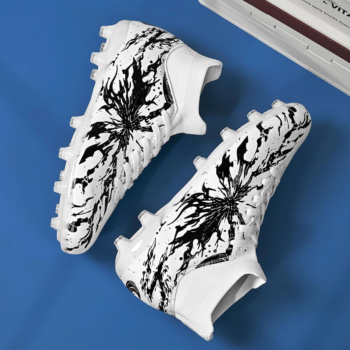 Chaussures de football AG FG pour hommes, tige en PU souple, structure de crampons renforcée, pour adultes, pour les matchs et entraînements de football en plein air sur pelouse.
