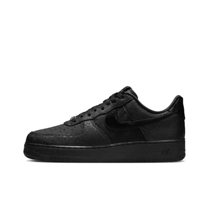 Sneakers classiche unisex Nike Air Force 1 Low, ammortizzazione confortevole e design resistente per un uso quotidiano casual FN8540-100