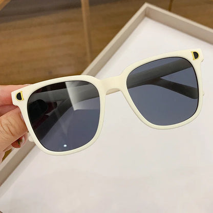 Kids Retro Square Sunglasses for Boys Girls, UV400 Protection Trendy D-Logo Sun Glasses, Fashion Children's Outdoor Eyewear