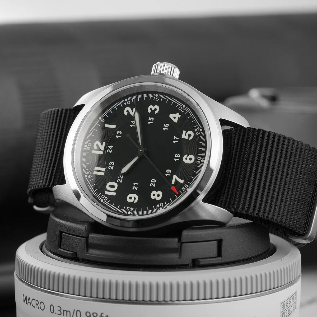 Militado ML08 Vintage Black Watch VH31 Sweep Quartz Wristwatch Ar Sapphire Crystal Luminous C3 BGW9 100 Waterproof Watches Man