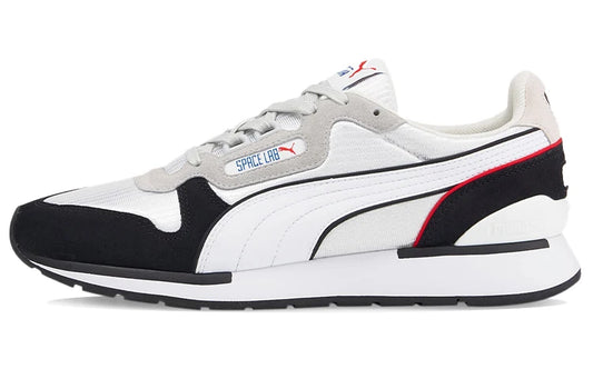 Chaussures de sport basses Puma Space Lab, modèle rétro en mesh et daim, pour un style de vie décontracté, couleur gris, noir et rouge, 383158-01.