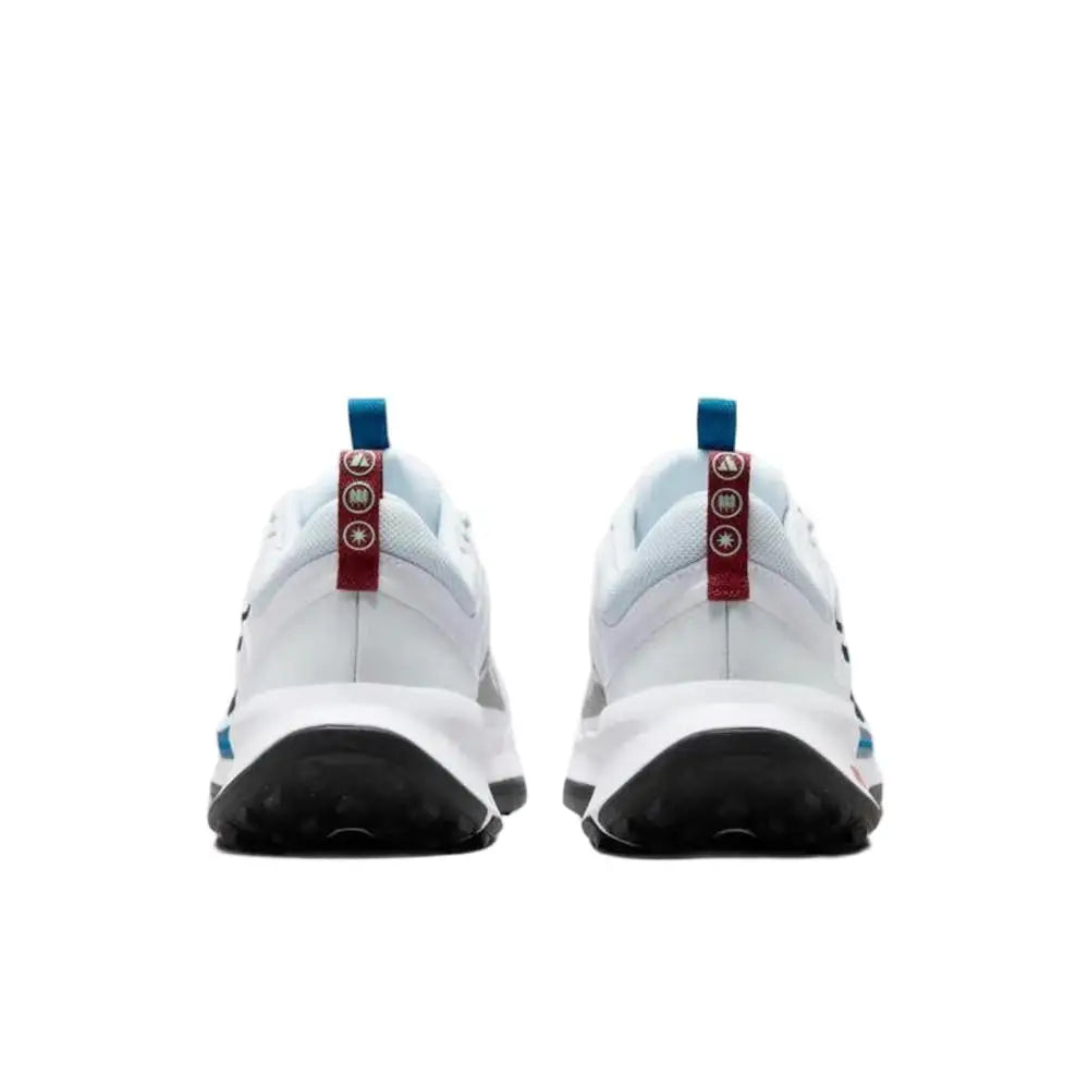Nike Juniper Trail 2: stylowe, wygodne, lekkie i wytrzymałe damskie buty do biegania z niską cholewką – białe DM0821-104