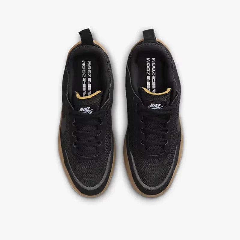 Nike's New Sb Series Lightweight and Comfortable Outdoor Women's Skate Shoes, Wear-Resistant and Durable for Daily Use, Low-Top White Shoes, Fashionable and Versatile Black Commuter Flat Shoes, a Must-Have for Women Fn4210-00