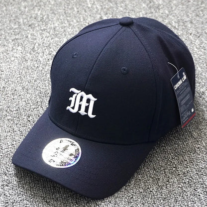 Szorosan illeszkedő, teljesen rugalmas, zárt sapka, „M” betűvel, hajlékony karimájú, új, trucker, férfi, flex, dad, hip-hop, baseball, snapback, napellenző, Era