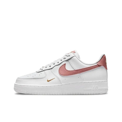Sneakers classiche unisex Nike Air Force 1 Low, ammortizzazione confortevole e design resistente per un uso quotidiano casual FN8540-100