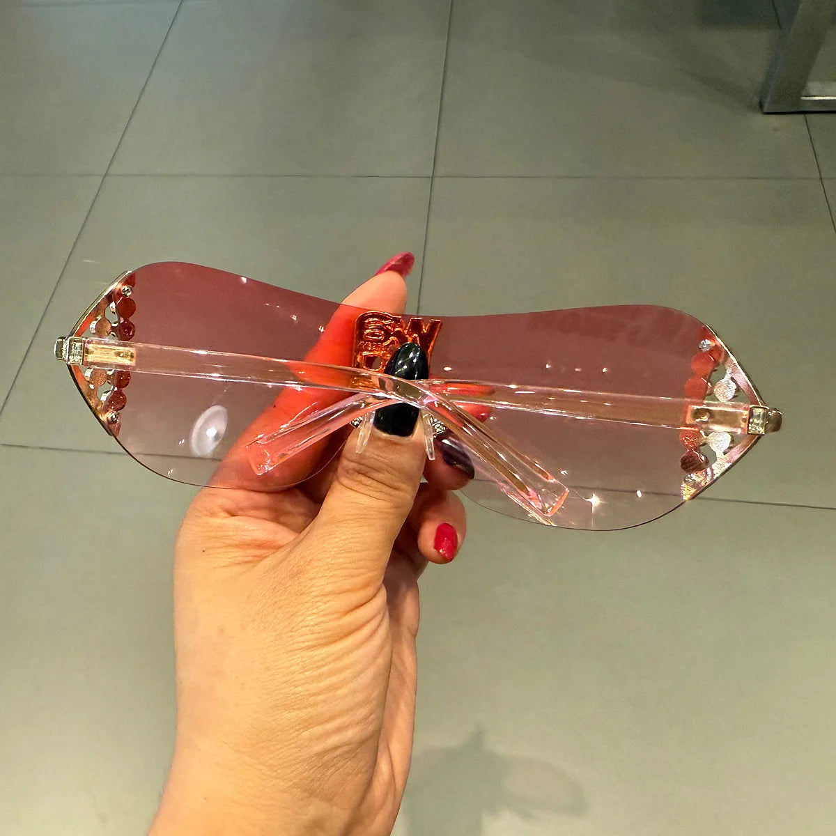 Luxury y2k Rimless Women's Sunglasses with Rhinestone Letters Brand Designer Sun Glasses for Outdoor UV400 Lunettes de soleil