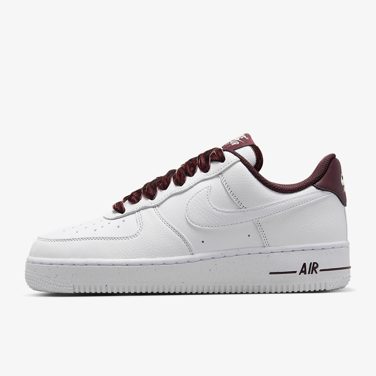 Оригинални дамски ниски ретро леки ежедневни маратонки Nike Air Force 1 HV4403-600