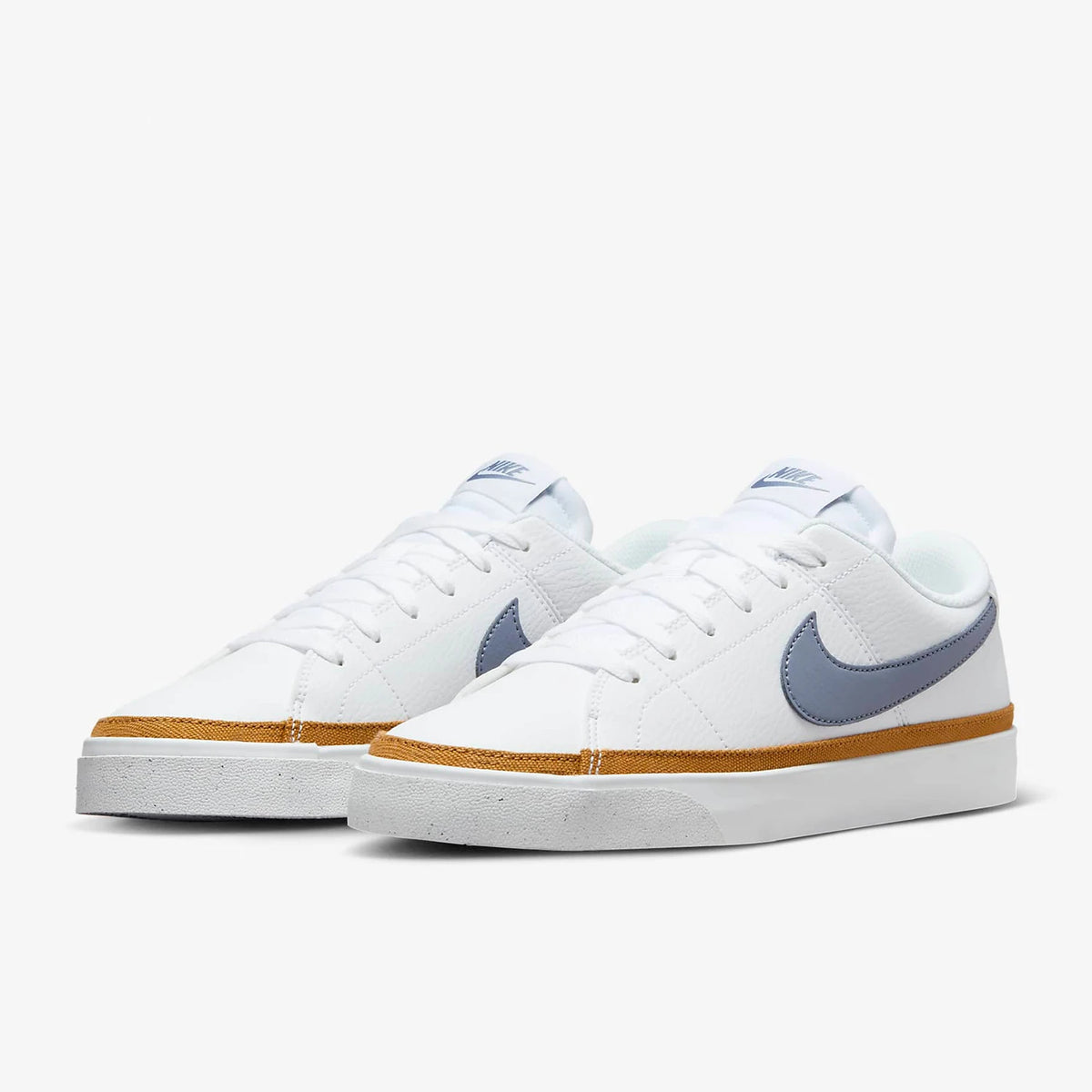 Nike, autentiche sneakers casual da donna basse, collezione primavera, modello DH3161-108