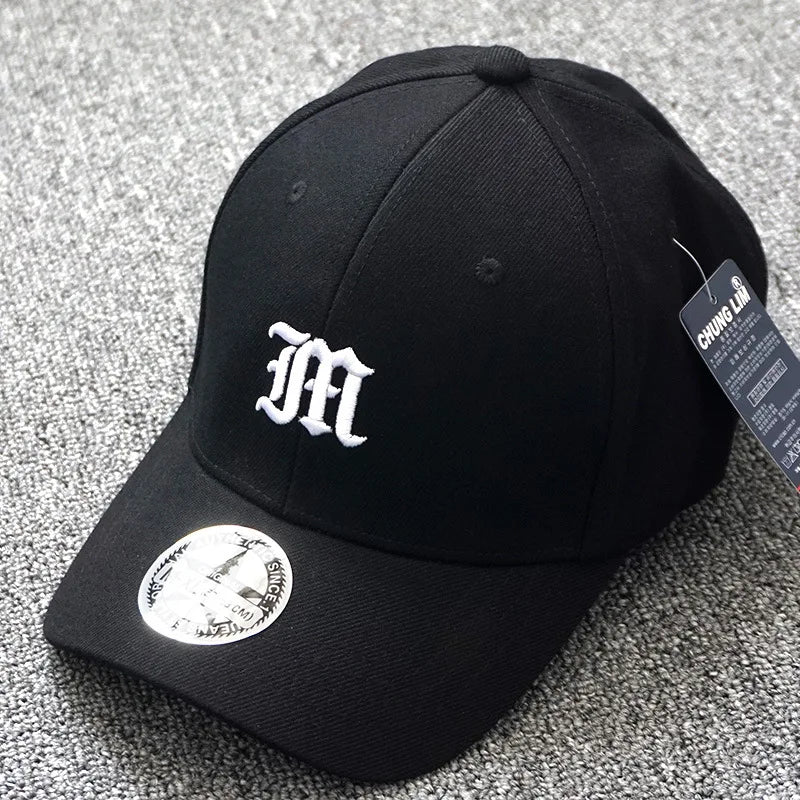 Szorosan illeszkedő, teljesen rugalmas, zárt sapka, „M” betűvel, hajlékony karimájú, új, trucker, férfi, flex, dad, hip-hop, baseball, snapback, napellenző, Era