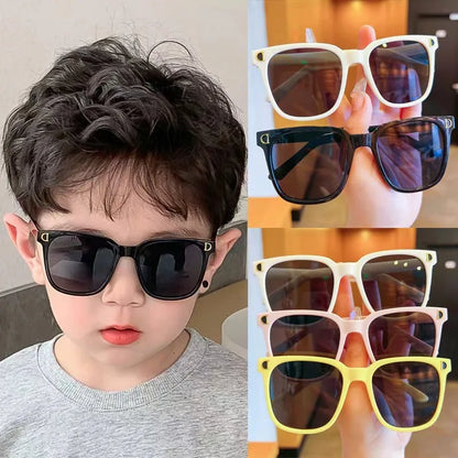 Kids Retro Square Sunglasses for Boys Girls, UV400 Protection Trendy D-Logo Sun Glasses, Fashion Children's Outdoor Eyewear