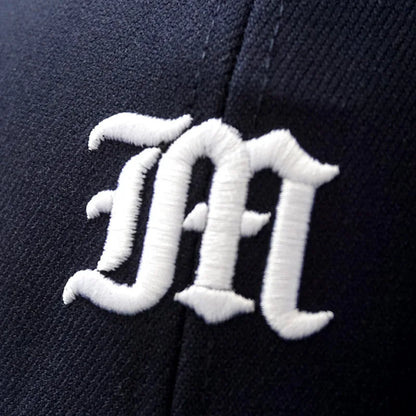Szorosan illeszkedő, teljesen rugalmas, zárt sapka, „M” betűvel, hajlékony karimájú, új, trucker, férfi, flex, dad, hip-hop, baseball, snapback, napellenző, Era