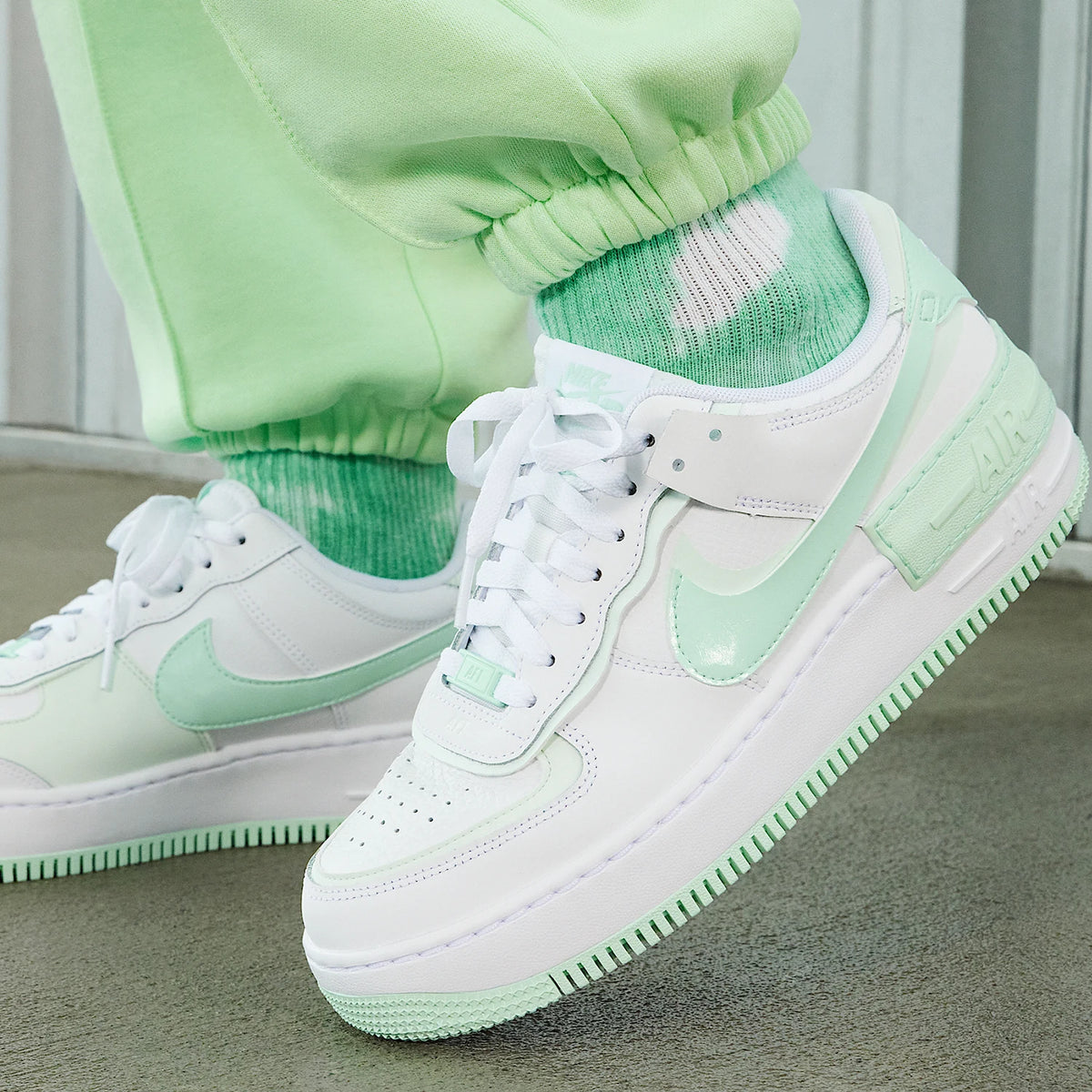 Nike AIR FORCE 1 originale da donna: sneakers classiche basse con suola spessa FZ3773-100