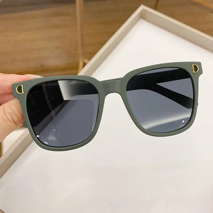 Kids Retro Square Sunglasses for Boys Girls, UV400 Protection Trendy D-Logo Sun Glasses, Fashion Children's Outdoor Eyewear