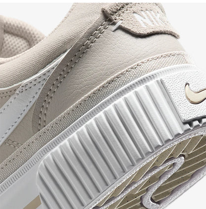 „Nike Authentic Court Legacy“ moteriški kasdieniai sportiniai bateliai su platforma DM7590-111