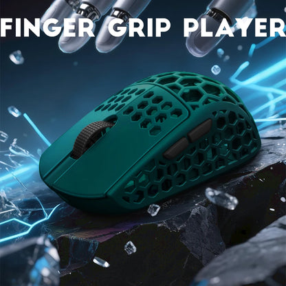 Darmoshark M5Air trådlös gamingmus i smidd kolfiber 8K PAW3950 30K DPI för små händer, fingertoppsgrepp, spelmakron, lättviktig