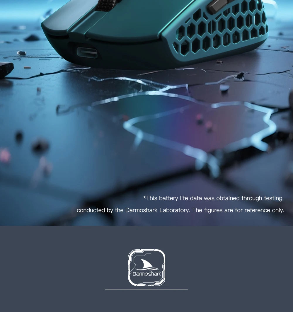 Darmoshark M5Air trådlös gamingmus i smidd kolfiber 8K PAW3950 30K DPI för små händer, fingertoppsgrepp, spelmakron, lättviktig