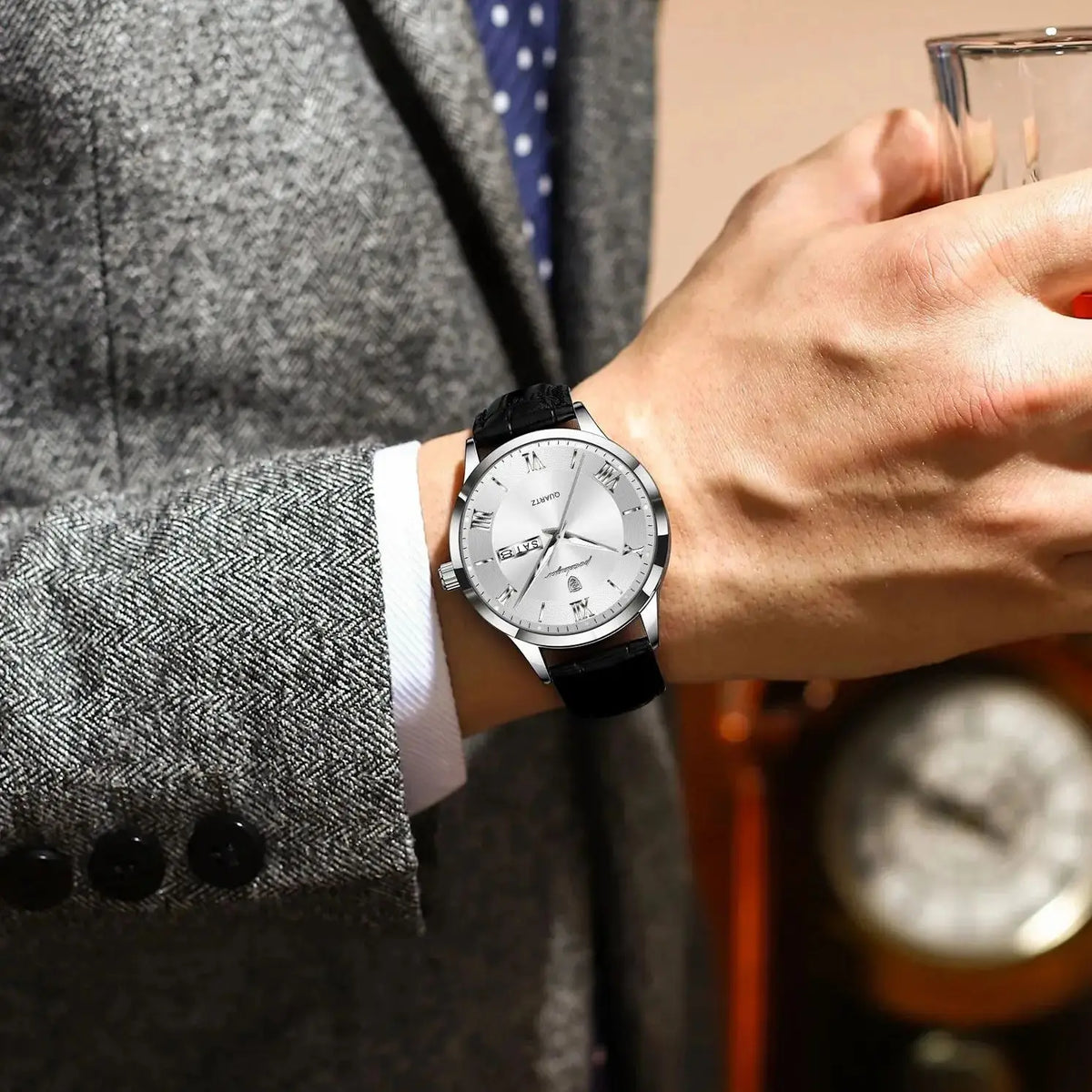 Montre homme tendance POEDAGAR, bracelet en cuir, date et semaine, montre à quartz de luxe, étanche, lumineuse, style business décontracté.