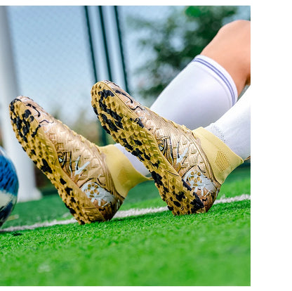 Chaussures de Football pour hommes et femmes, chaussures d'extérieur AG/FG, bottes de Football respirantes, ultralégères, antidérapantes, chaussures d'entraînement de Futsal