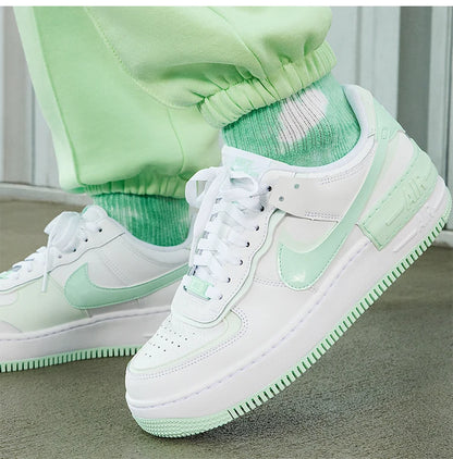 Nike AIR FORCE 1 originale da donna: sneakers classiche basse con suola spessa FZ3773-100