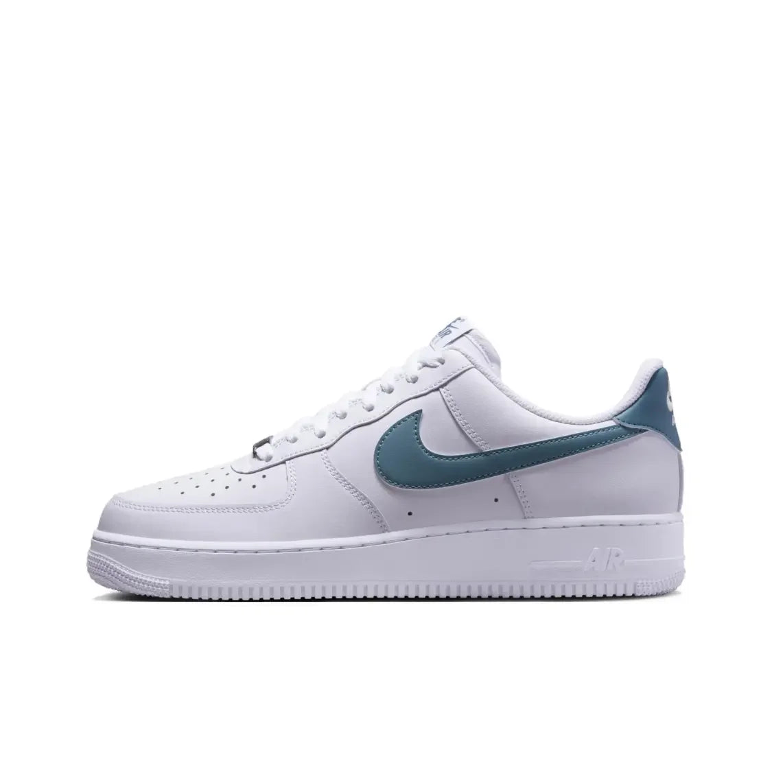 Sneakers classiche unisex Nike Air Force 1 Low, ammortizzazione confortevole e design resistente per un uso quotidiano casual FN8540-100
