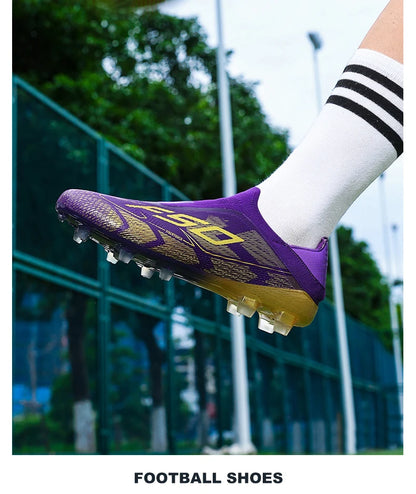 Nowe męskie buty piłkarskie antypoślizgowe dla chłopców, na zewnątrz, bestsellerowe buty do piłki nożnej na trawę i mecze, wysokiej jakości korki, wysokie, lekkie