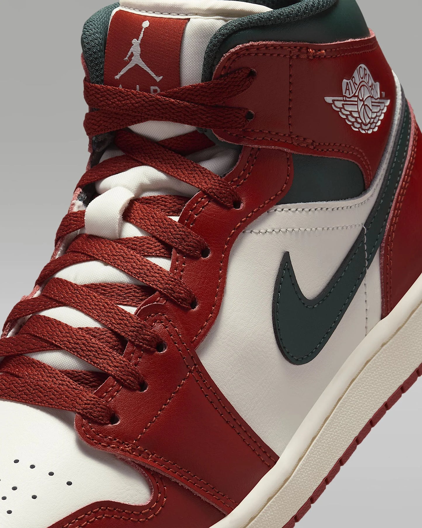 Jordan Air Jordan 1 classic versatile retro mid-cut basketball shoe DQ8426-105