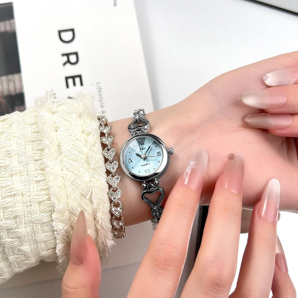 UTHAI CQ398 Fashionable Women watch exquisite heart bracelet waterproof quartz watch light luxury clock gift，watches for woman