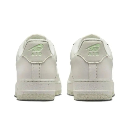 Sneakers classiche unisex Nike Air Force 1 Low, ammortizzazione confortevole e design resistente per un uso quotidiano casual FN8540-100