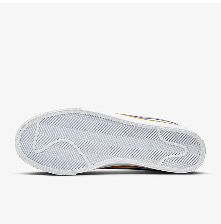 Nike, autentiche sneakers casual da donna basse, collezione primavera, modello DH3161-108